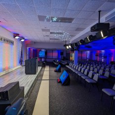 Hybrid event in auditorium, lighting, sound, LED wall